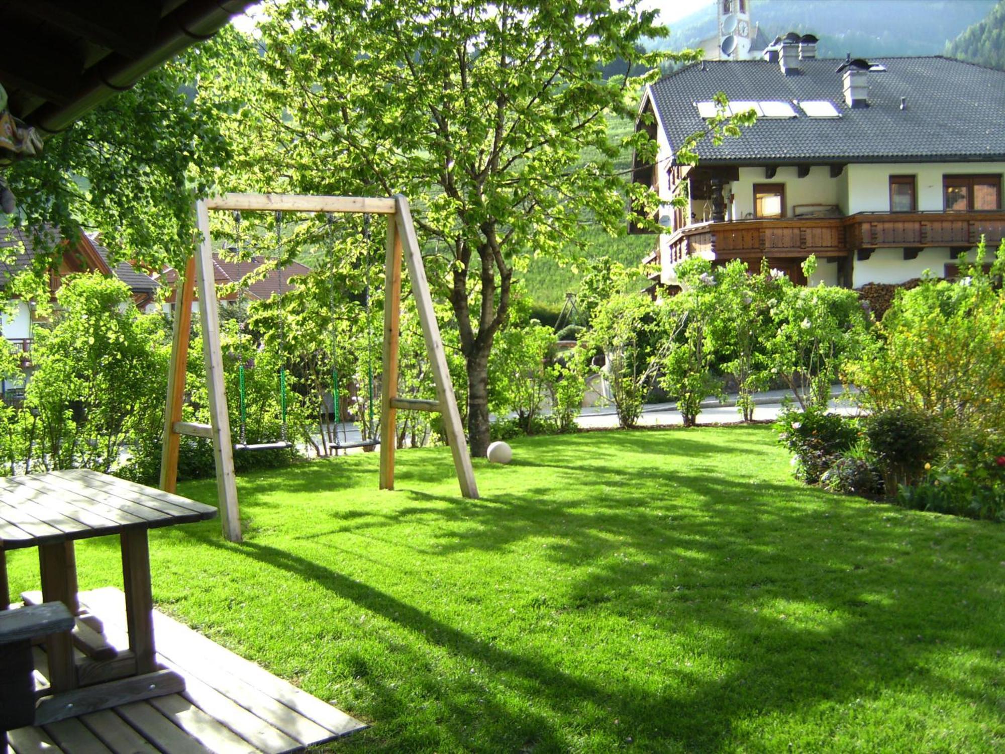 Appartements Haus Bachmann San Candido Exteriér fotografie