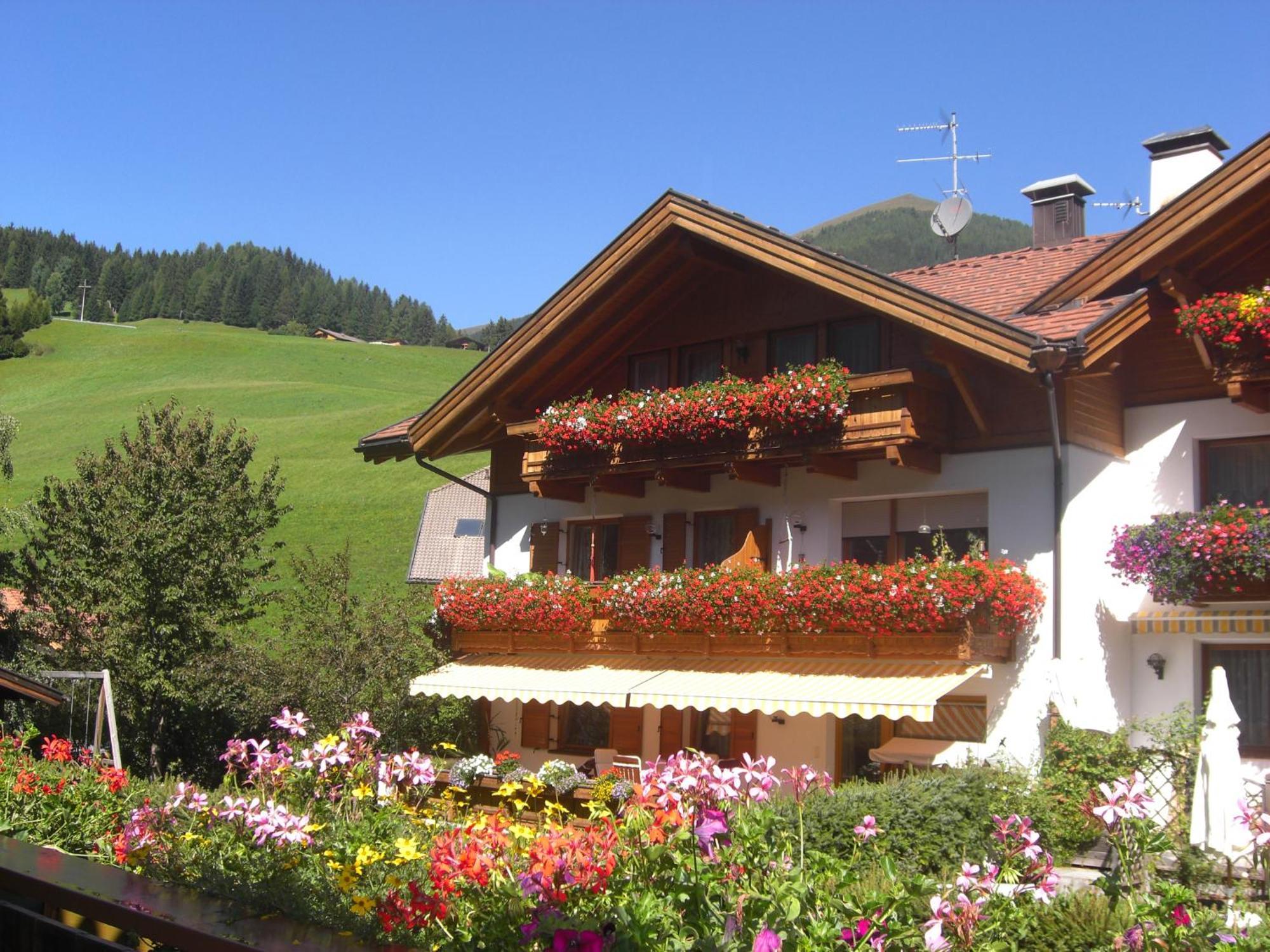 Appartements Haus Bachmann San Candido Exteriér fotografie